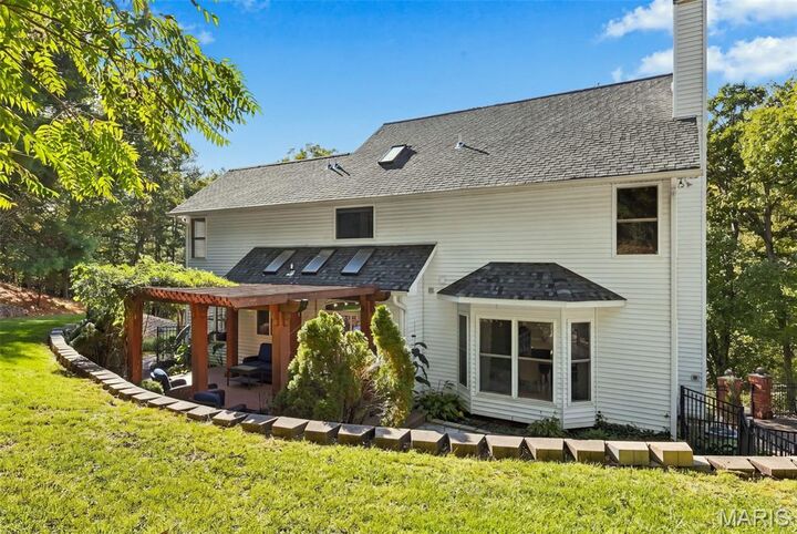 Property Photo: 810 New Ballwin Road MO 63021