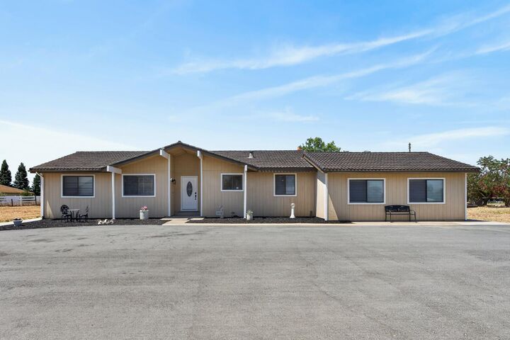 Property Photo: 11890 Cresthill Drive CA 95624