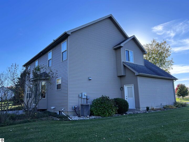 Property Photo:  777 Deer Run Drive  MI 48858 