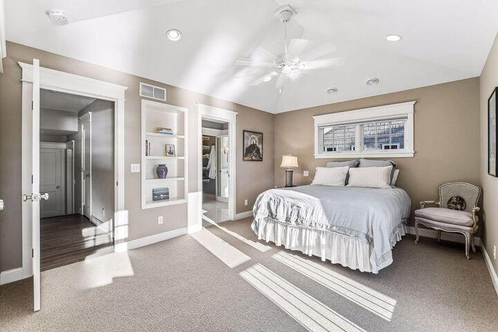 Property Photo:  1105 Ferndale Road W  MN 55391 