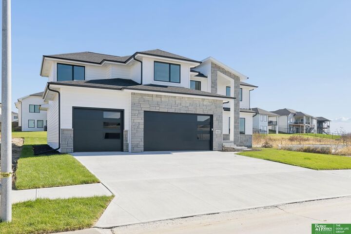 Property Photo:  5427 N 213th Avenue  NE 68022 