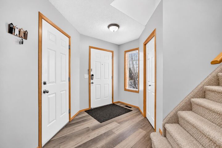 Property Photo:  140 Everstone Way SW  AB T2Y 4J8 