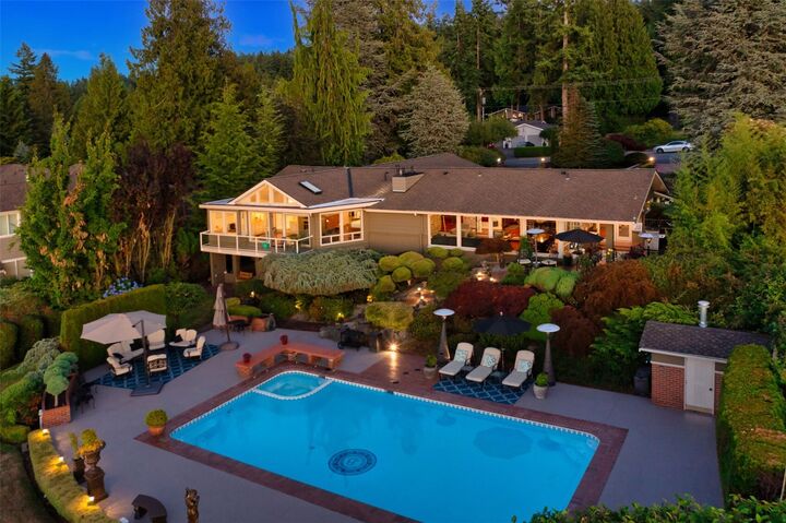 Property Photo:  8723  Talbot Road  WA 98026 