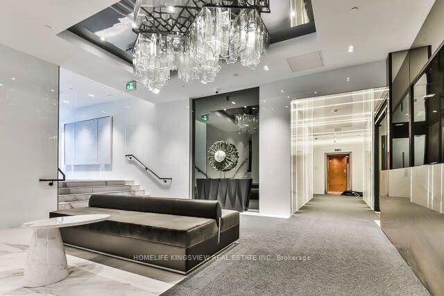Property Photo:  6 Parkwood Avenue 613  ON M4V 0A3 