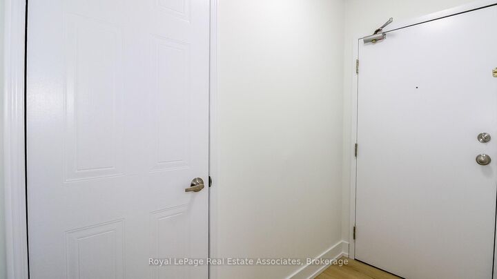 Property Photo:  94 Sanford Street 11  ON L4N 3C5 