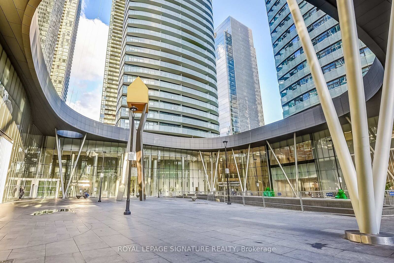 Property Photo:  14 York Street 2804  ON M5J 0B1 