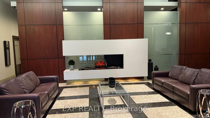 Property Photo: 18 Parkview Avenue 716 ON M2N 7H7