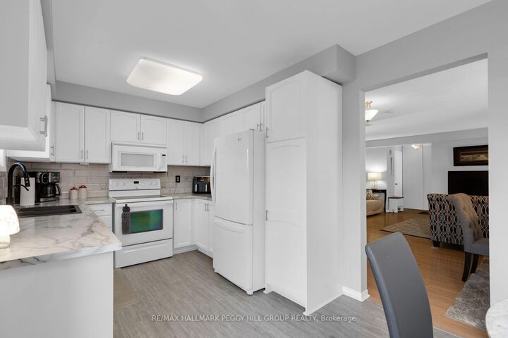 Property Photo:  117 Gadwall Avenue  ON L4N 8X2 