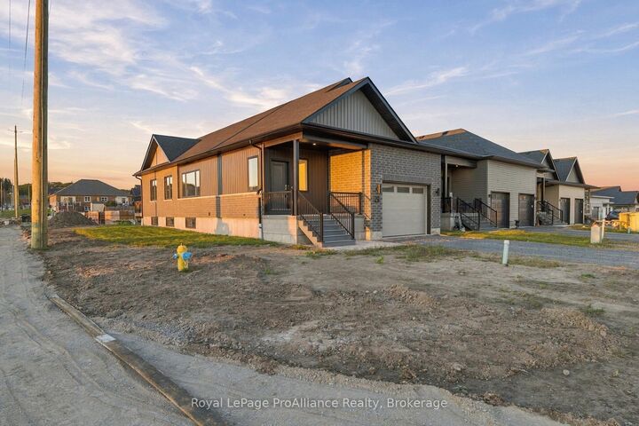Property Photo:  131 Royal Gala Drive  ON K0K 1H0 