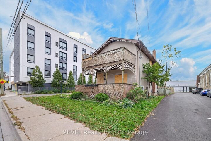 Property Photo: 21 Pine Street S ON L2V 3L1