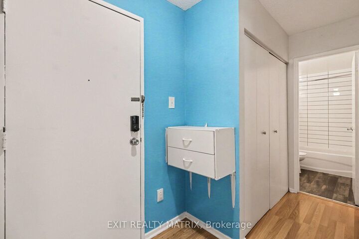 Property Photo:  2044 Arrowsmith Drive 203 C  ON K1J 7V8 