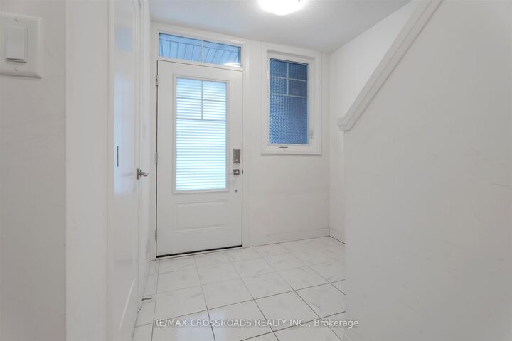 Property Photo:  4 Near Lane  ON L9G 0H2 