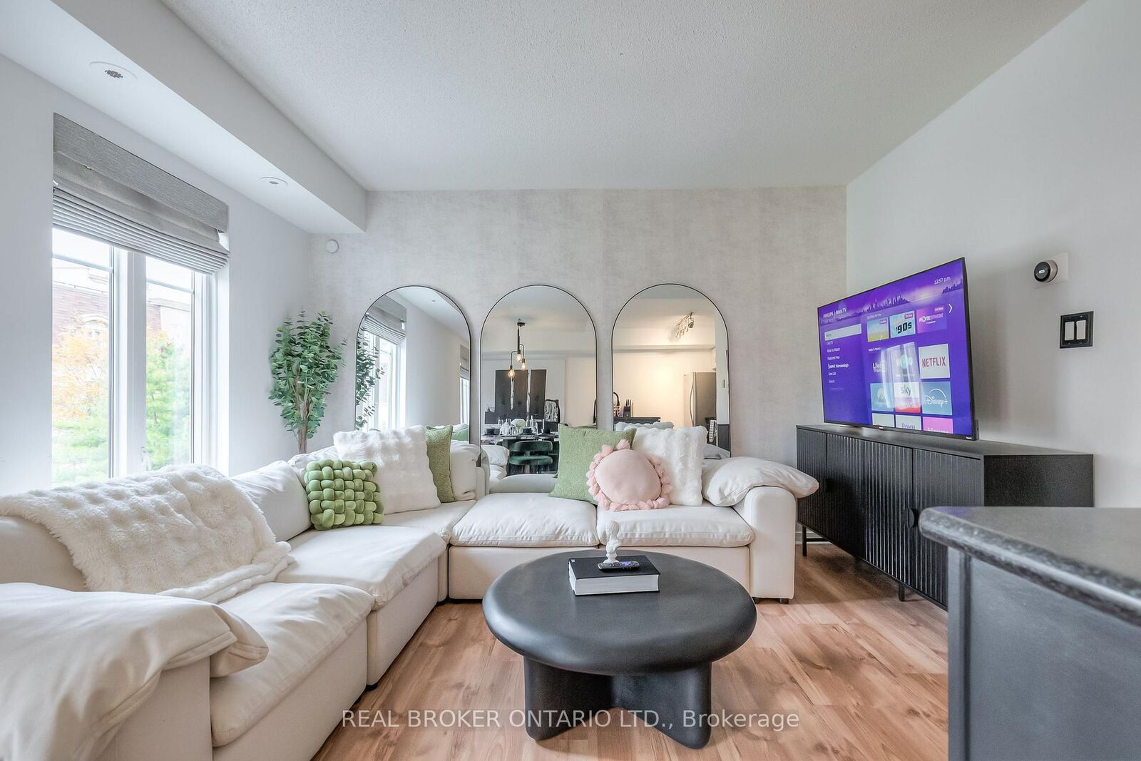 Property Photo: 46 East Liberty Street 524 ON M6K 3P2