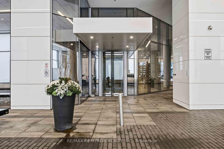 Property Photo: 88 Harbour Street 1410 ON M5J 1B7