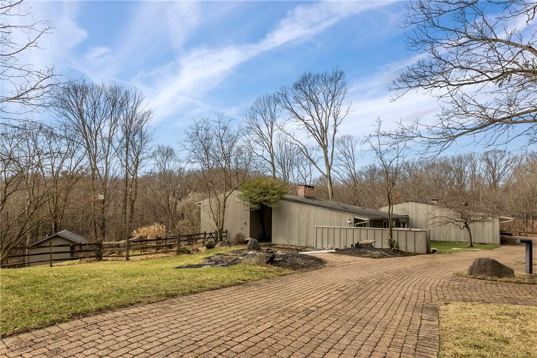 Property Photo:  112 Wynnwood Dr  PA 15215 