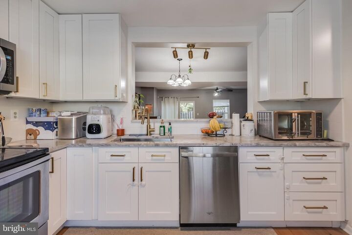 Property Photo: 7336 Green Oak Terrace MD 20706