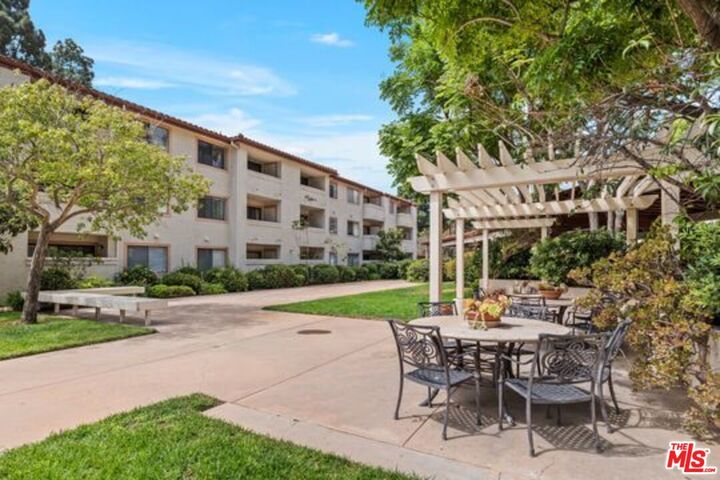 Property Photo: 501 Palisades Dr, Unit 308 CA 90272
