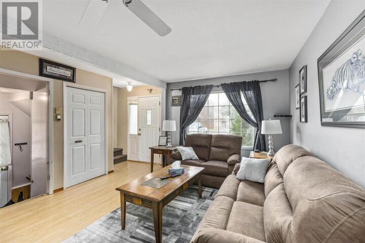 Property Photo: 742 Pine St ON P6B 3G1