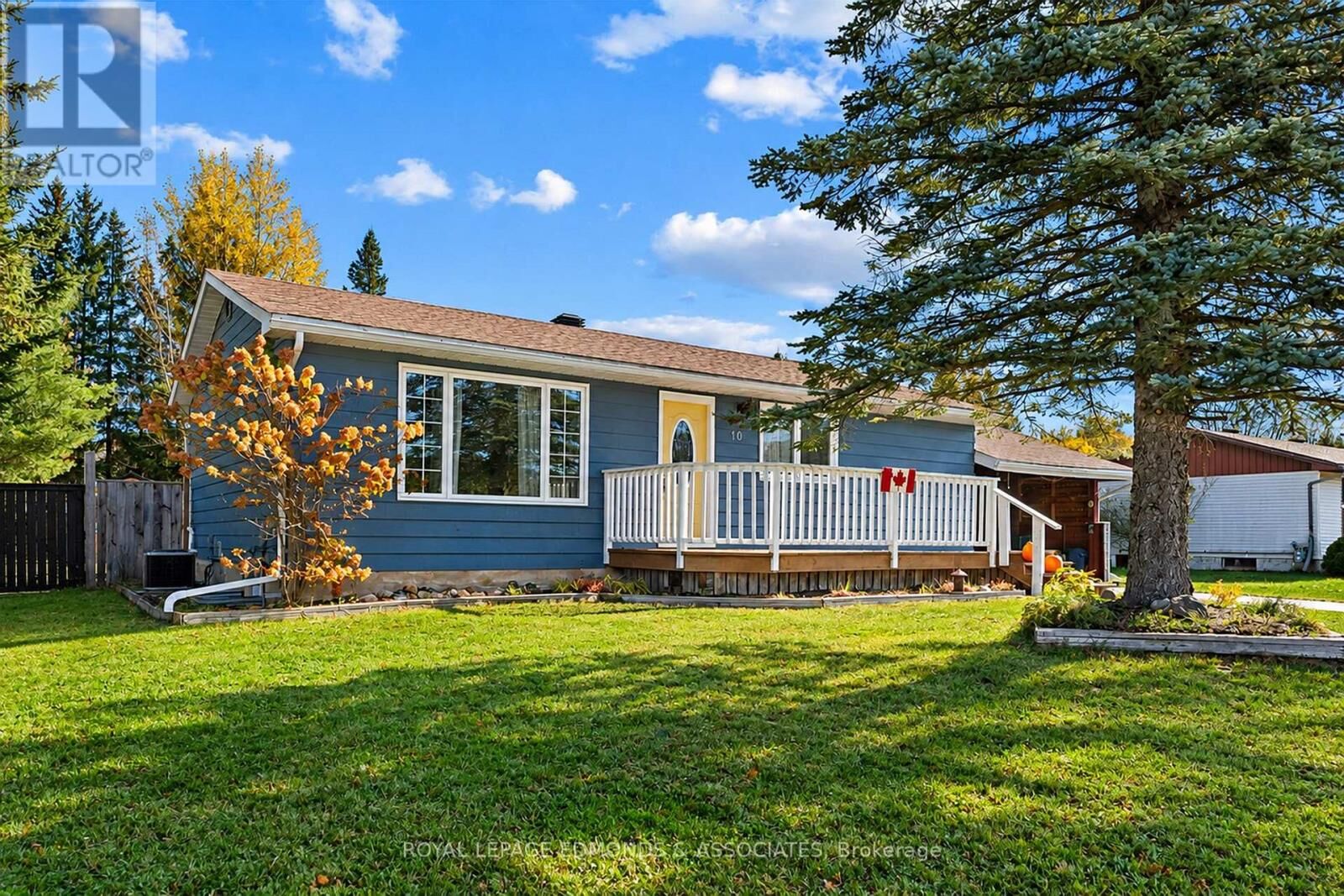 Property Photo:  10 William Street  ON K8H 2K4 