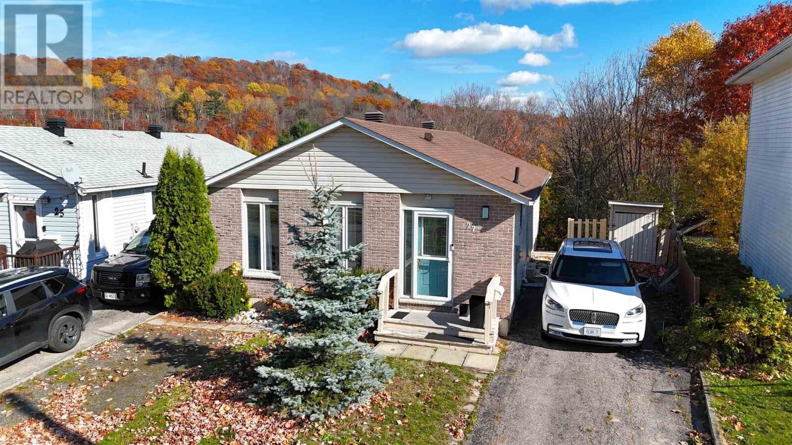 Property Photo:  27 Hergott Ave  ON P5A 3B1 