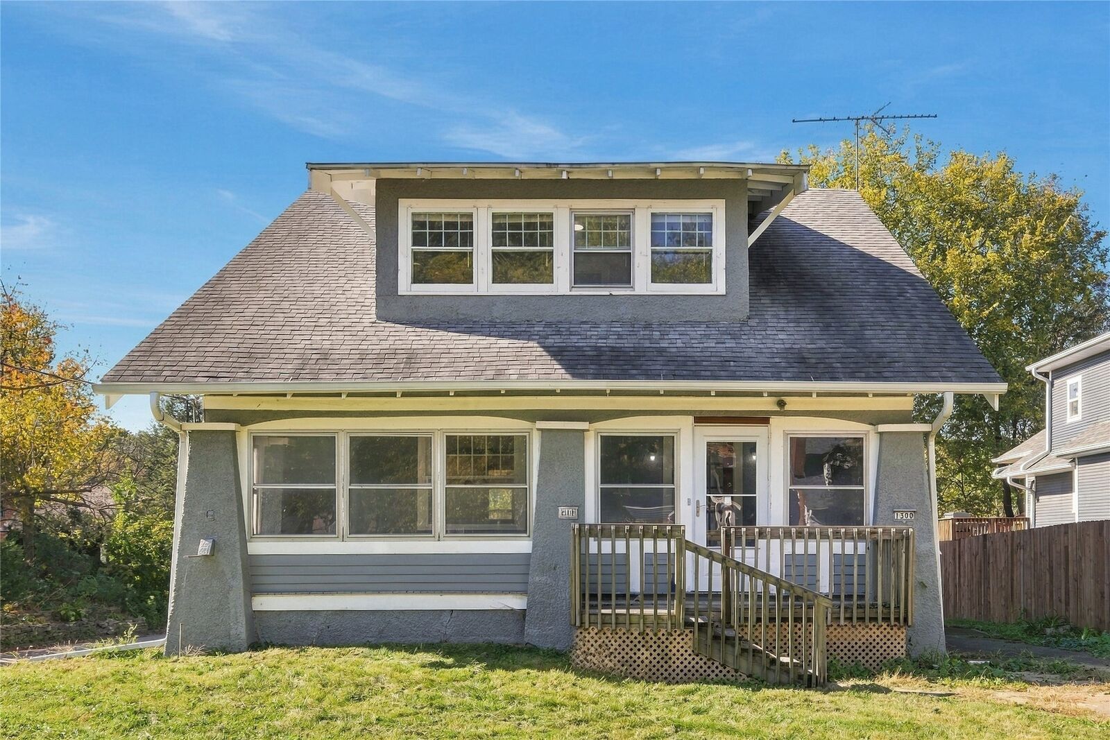 Property Photo: 1300 46th Street IA 50311