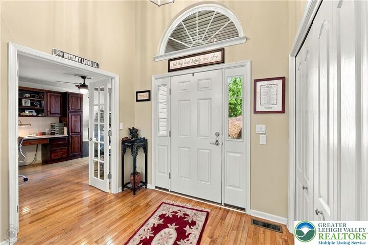 Property Photo: 2077 Rolling Meadow Drive PA 18062