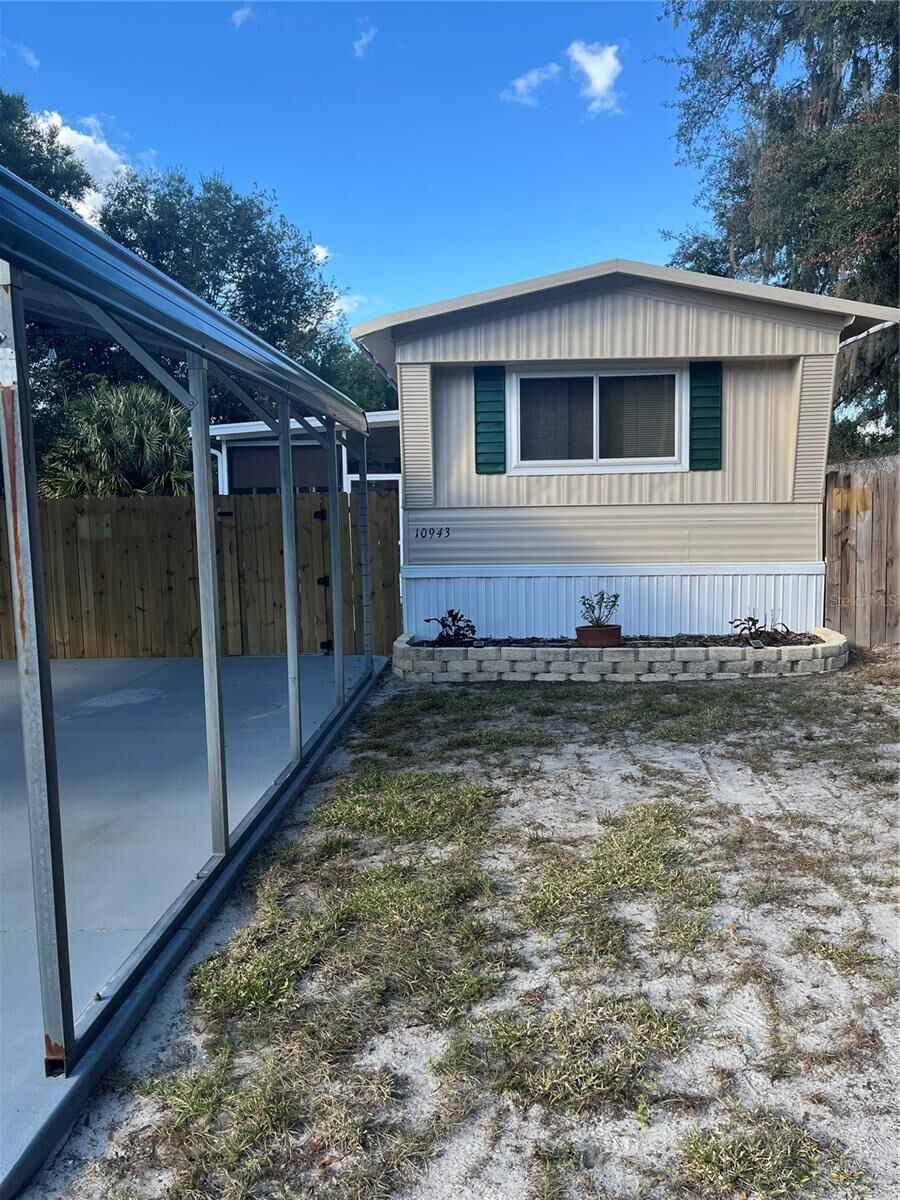 Property Photo:  10943 SE 131st Place  FL 32179 