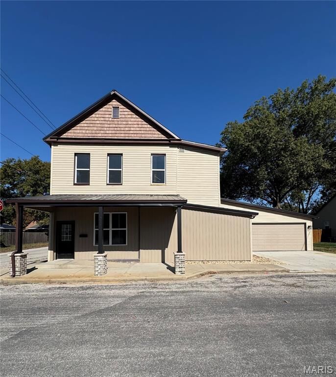 Property Photo:  319 W Laurel Street  IL 62260 
