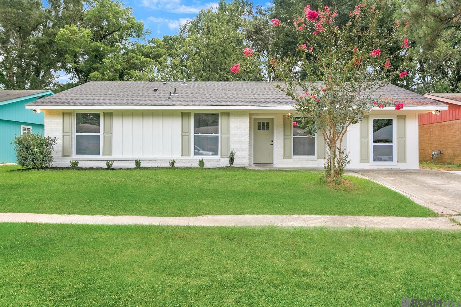 Property Photo: 1638 Mary Ellen Dr LA 70810