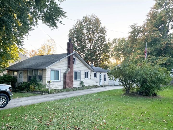 Property Photo:  5564 Green Oak Avenue  OH 44060 