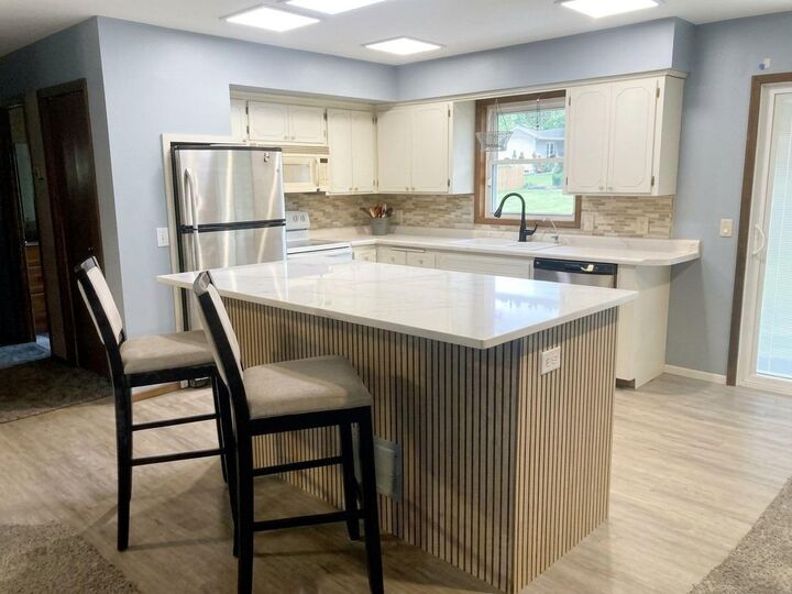 Property Photo: 12520 Pineview Trail MN 55327