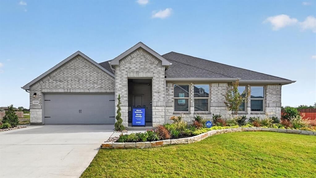Property Photo: 1430 Canterbury Trail TX 75115