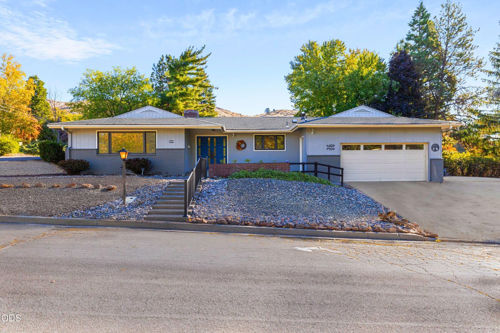 Property Photo:  1777 Arlington Drive  OR 97601 