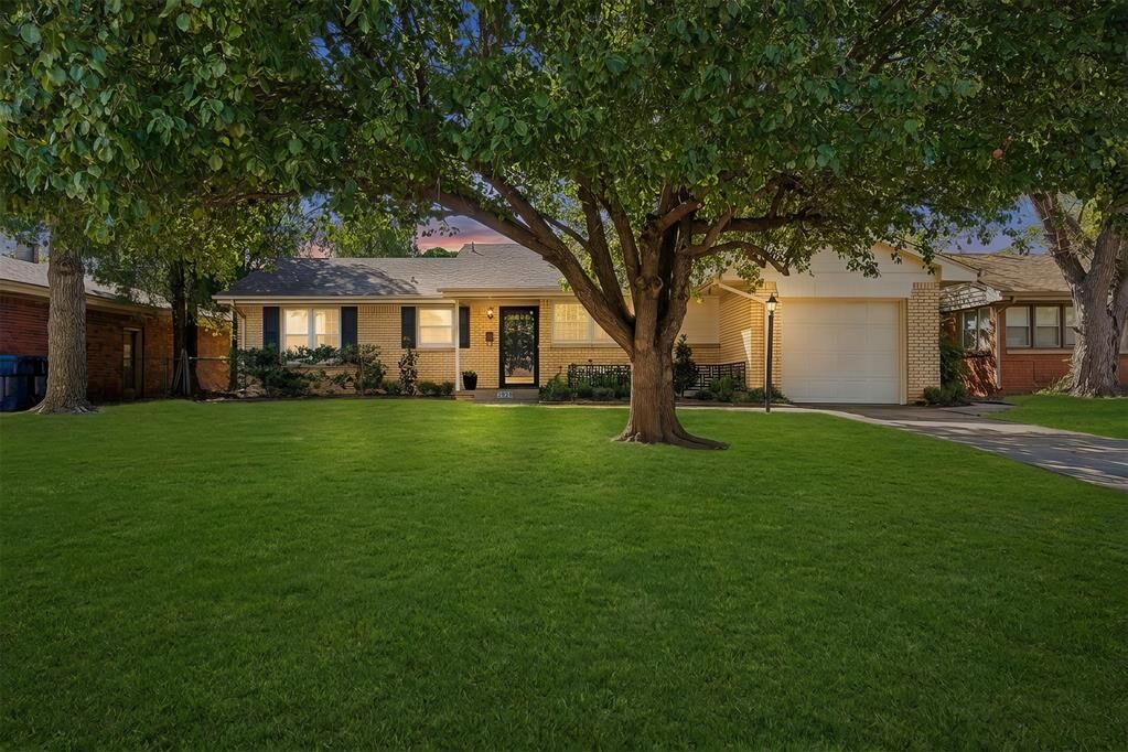 Property Photo:  2928 NW 70th Street  OK 73116 