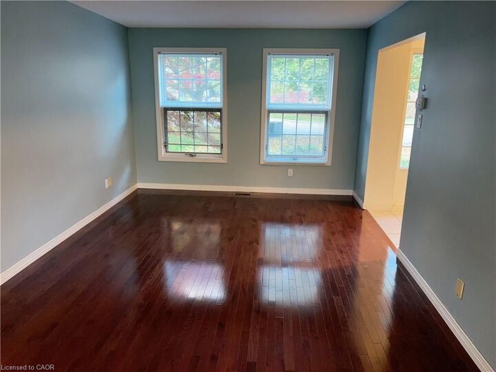 Property Photo:  535 Cairncroft Place  ON N2T 2J5 
