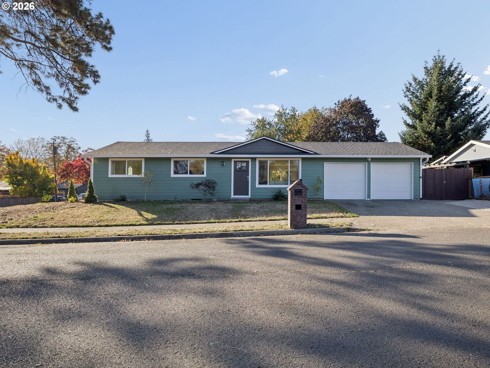 Property Photo: 15532 SE Lincoln St OR 97233
