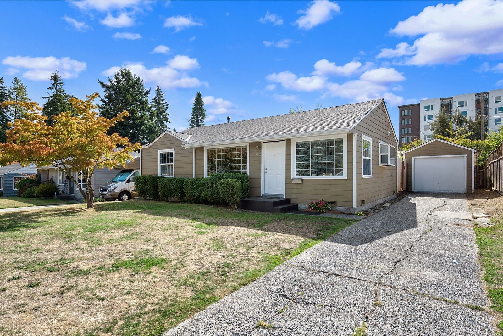 Property Photo:  829 NE 189th Street  WA 98155 