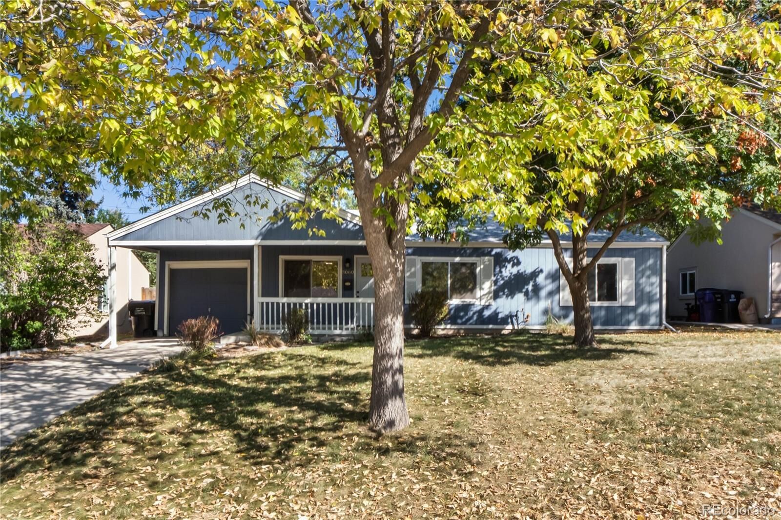 Property Photo:  3060 S Grape Way  CO 80222 