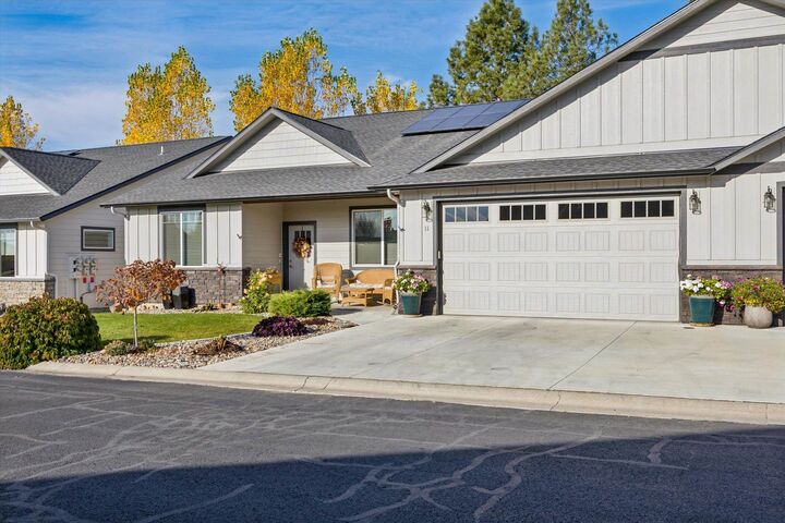 Property Photo:  1109 N Country Club Dr 11  WA 99006 