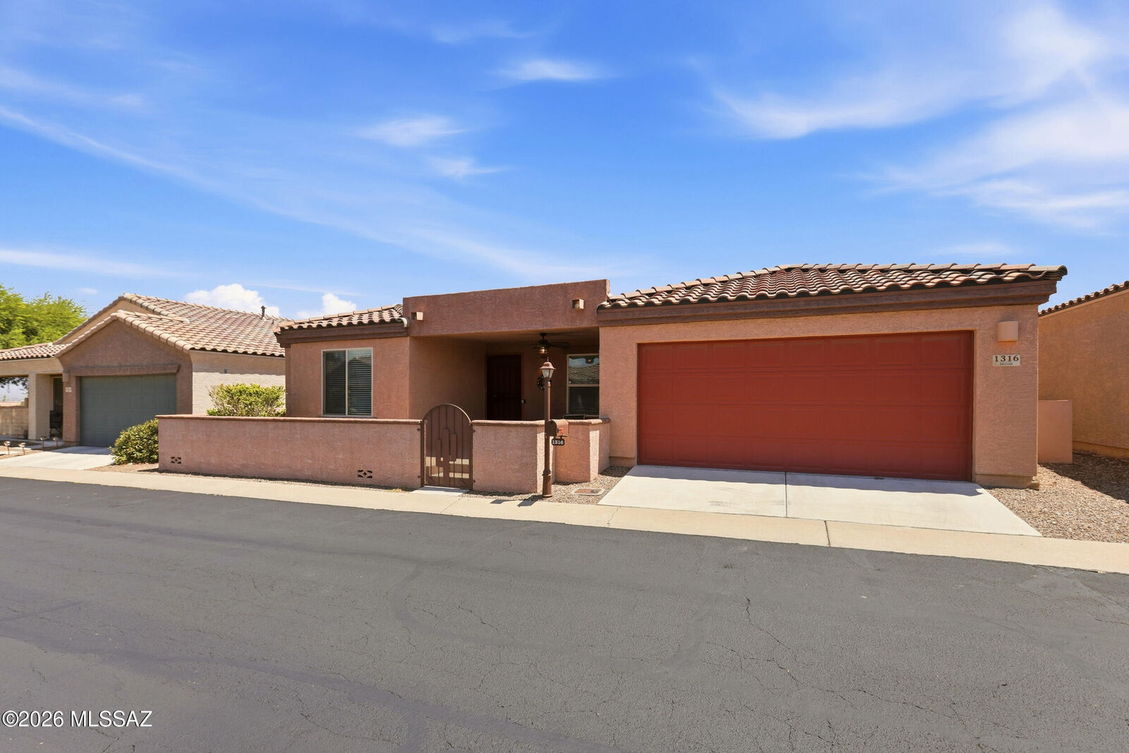 Property Photo:  1316 W Vuelta Del Yunque  AZ 85629 