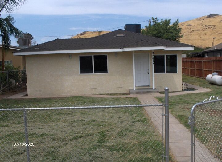 Property Photo:  32913 Sierra Drive  CA 93244 