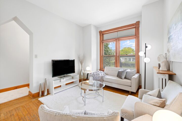 Property Photo: 151 Humberside Avenue ON M6P 1K3
