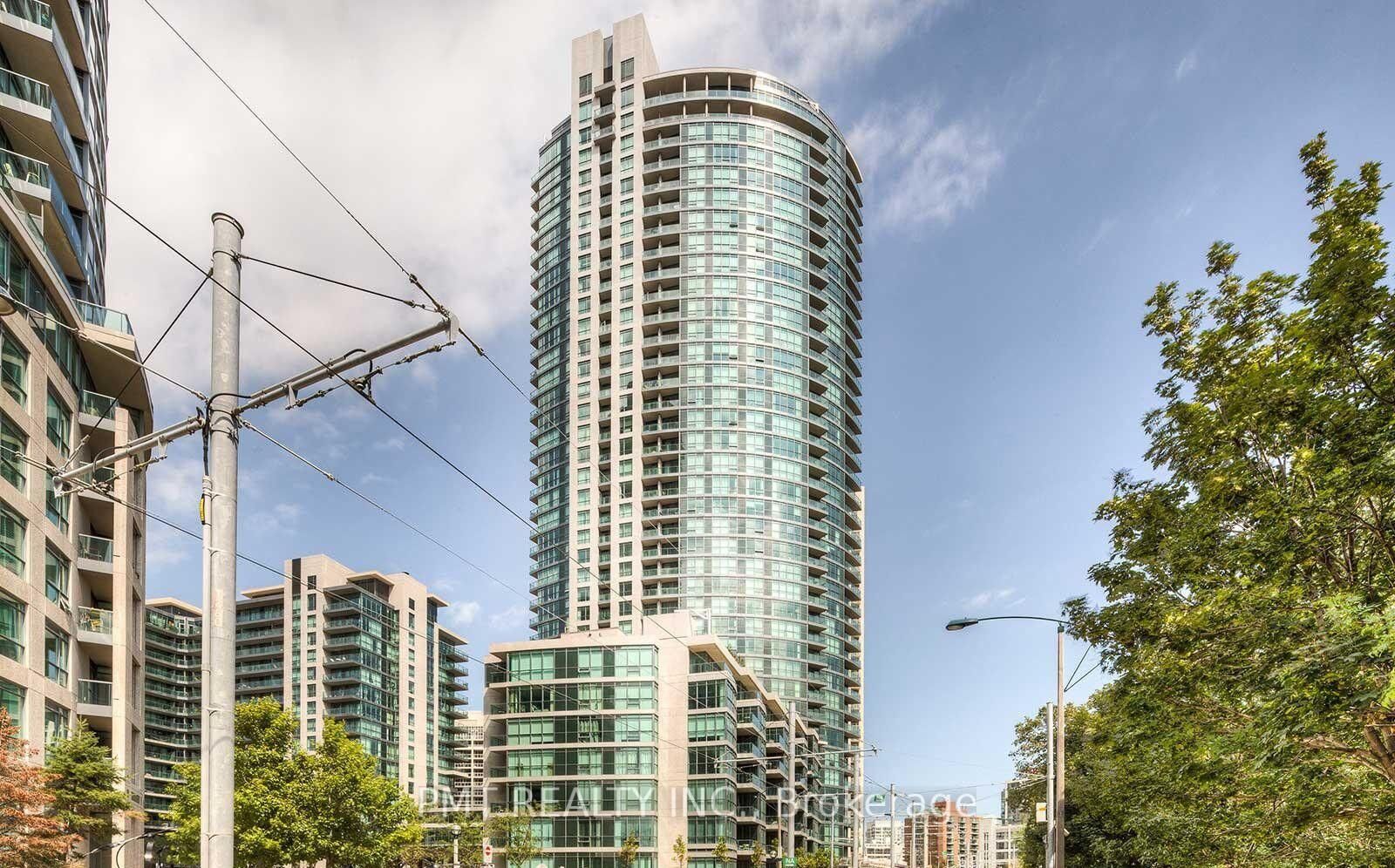 Property Photo:  209 Fort York Boulevard 1563  ON M5V 4A1 