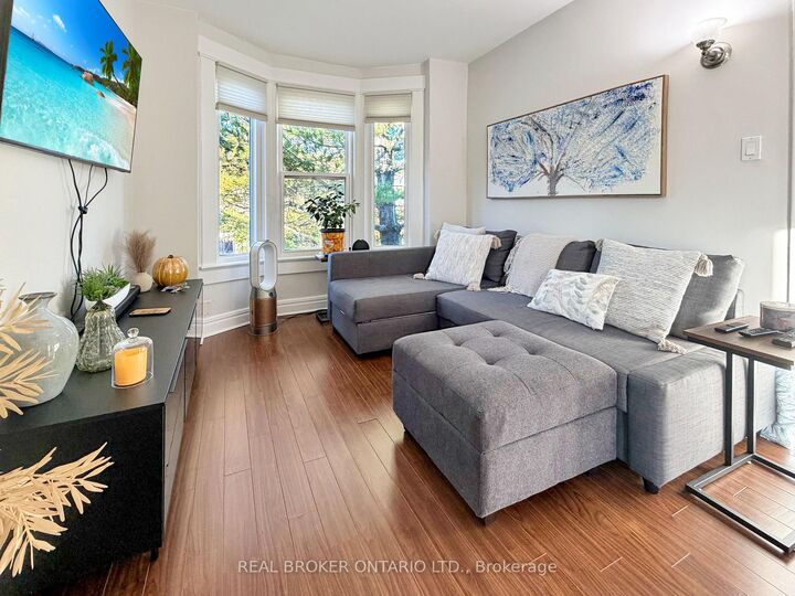 Property Photo: 79 Blantyre Avenue Upper ON M1N 2R6