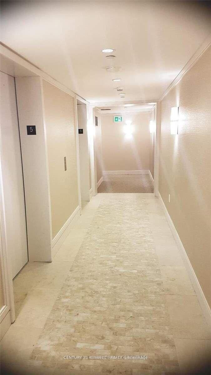 Property Photo:  3091 Dufferin Street 512  ON M6A 0C4 