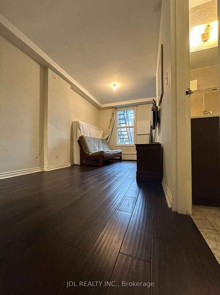 Property Photo:  3 Pembroke St Street One Bedroom Unit Main  ON M5A 2N6 