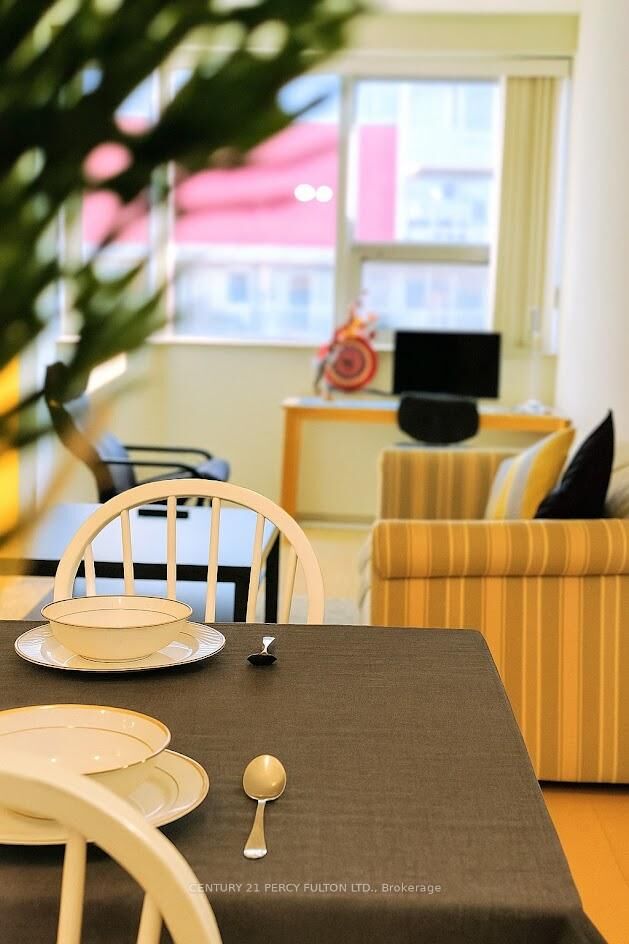 Property Photo:  393 King Street W 1204  ON M5V 3G8 