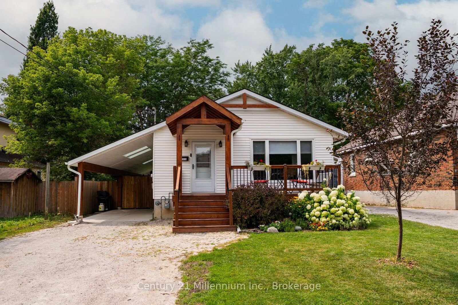 Property Photo:  1512 5th Ave A Avenue W  ON N4K 5E6 