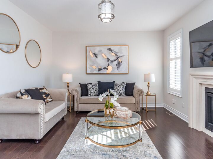 Property Photo:  4 Mithcell Crescent  ON L9W 2Z2 