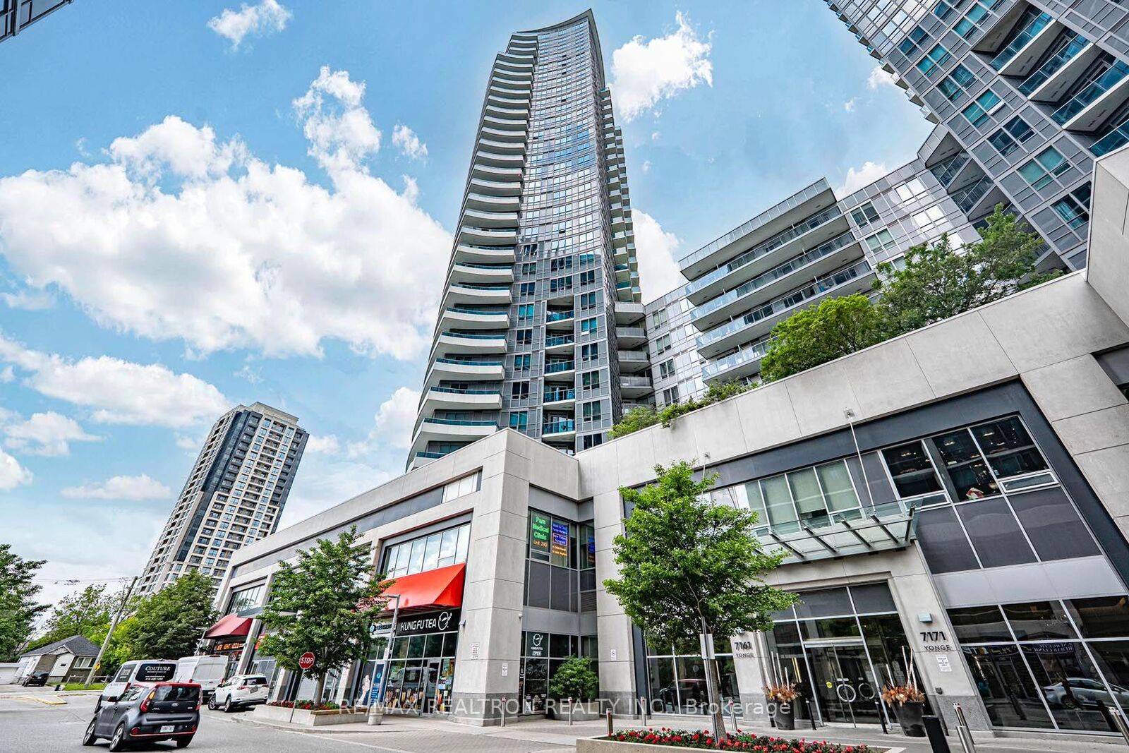 Property Photo:  7161 Yonge Street 418  ON L3T 0C8 